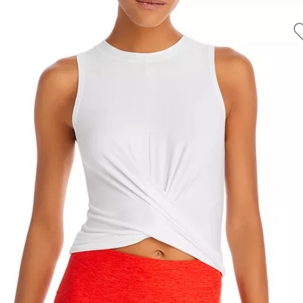 NWT Beyond Yoga Featherweight Intersect Cropped Tank Top - Size Small So Cute!
